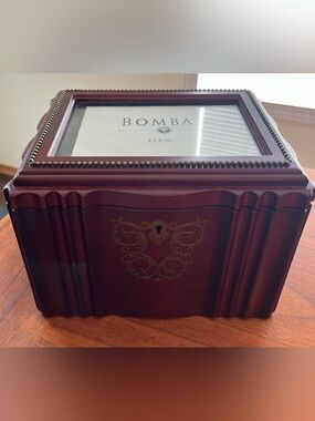 Bombay wooden locking jewelry photo box